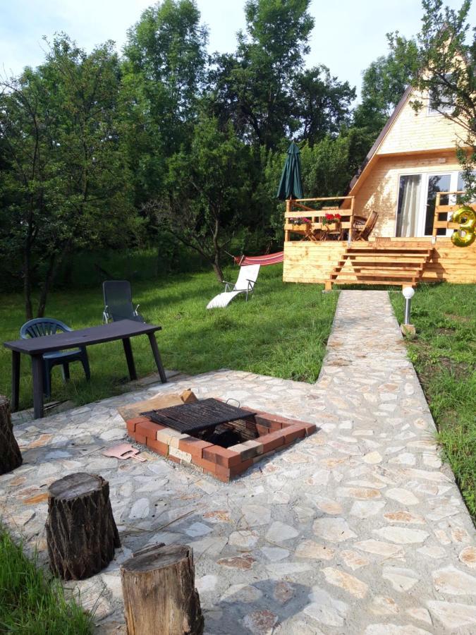 Cabana Din Livada Pucioasa Ngoại thất bức ảnh