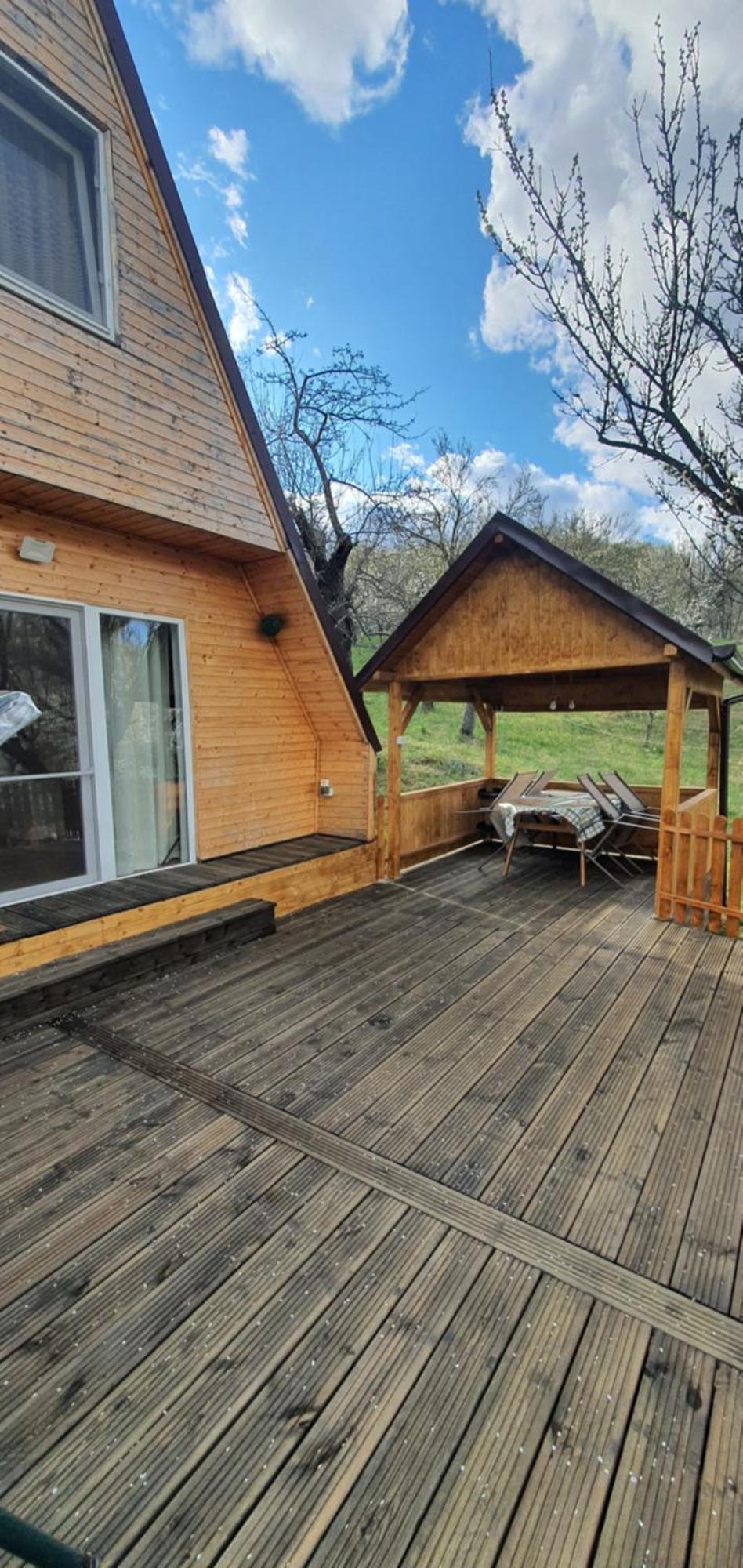 Cabana Din Livada Pucioasa Ngoại thất bức ảnh